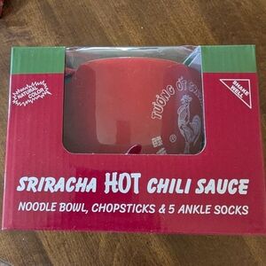 Sriracha Hot Chili Sauce Noodle Bowl Set